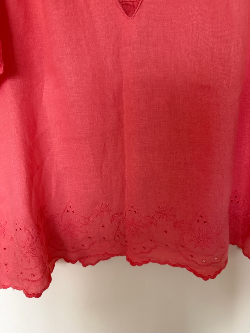 Chico's 100% Linen Coral Embroidered Hem With Flutter-Sleeve Blouse - Picture 6 of 11